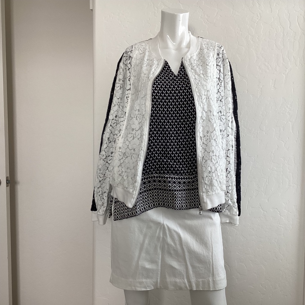 J. Jill women’s black/white blouse, size L, short sleeves, 100% rayon - Picture 7 of 11